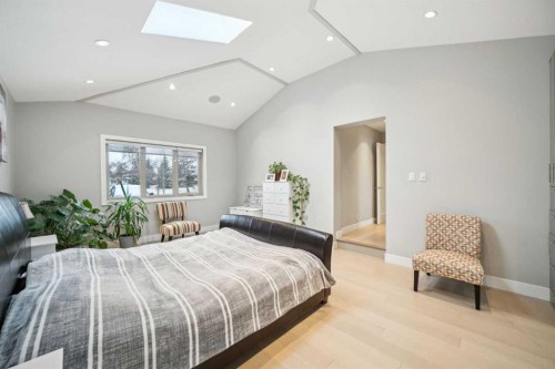 16 Meadowlark Crescent Sw, Calgary, AB - Indoor Photo Showing Bedroom