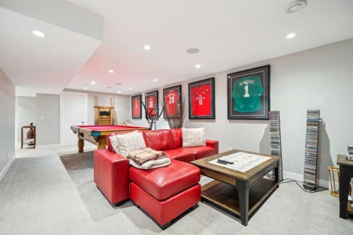 16 Meadowlark Crescent Sw, Calgary, AB - Indoor