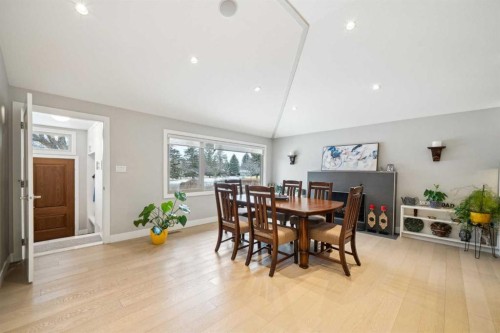 16 Meadowlark Crescent Sw, Calgary, AB - Indoor Photo Showing Dining Room