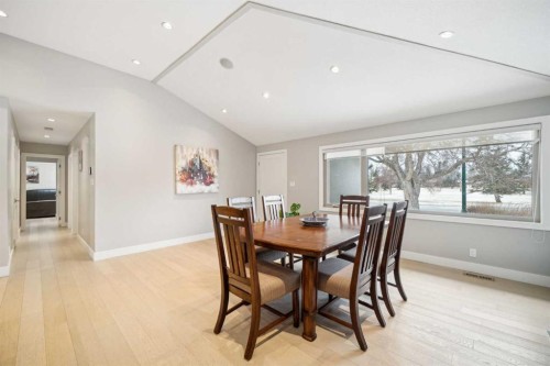 16 Meadowlark Crescent Sw, Calgary, AB - Indoor Photo Showing Dining Room