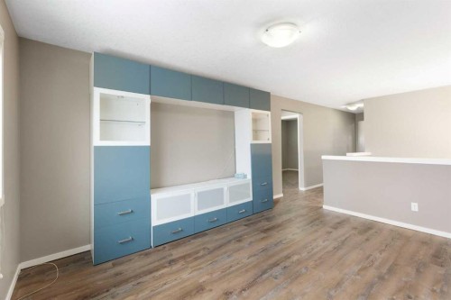 98 Nolanfield Road Nw, Calgary, AB - Indoor Photo Showing Other Room