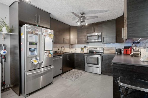 28-6503 Ranchview Drive Nw, Calgary, AB - Indoor Photo Showing Kitchen