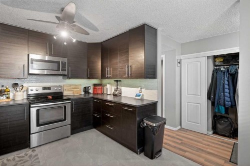28-6503 Ranchview Drive Nw, Calgary, AB - Indoor Photo Showing Kitchen
