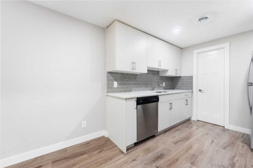 24 Seton Grove Se, Calgary, AB - Indoor Photo Showing Kitchen