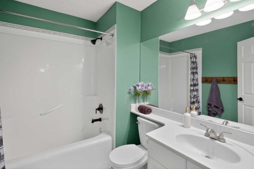112 West Creek Close, Chestermere, AB - Indoor Photo Showing Bathroom