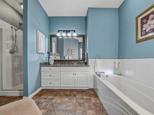 84 Sierra Morena Landing Sw, Calgary, AB - Indoor Photo Showing Bathroom
