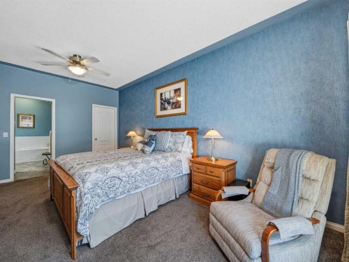 84 Sierra Morena Landing Sw, Calgary, AB - Indoor Photo Showing Bedroom