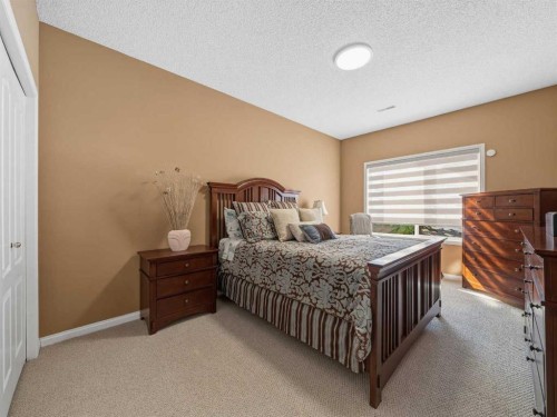 84 Sierra Morena Landing Sw, Calgary, AB - Indoor Photo Showing Bedroom