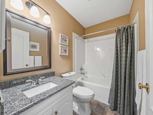 84 Sierra Morena Landing Sw, Calgary, AB - Indoor Photo Showing Bathroom