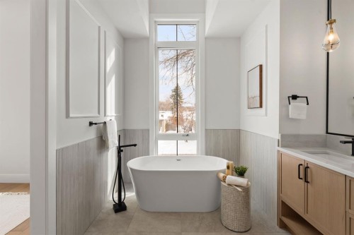 456 22 Avenue Nw, Calgary, AB - Indoor Photo Showing Bathroom