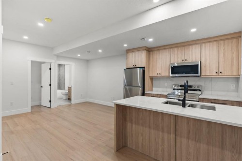 456 22 Avenue Nw, Calgary, AB - Indoor Photo Showing Kitchen With Stainless Steel Kitchen