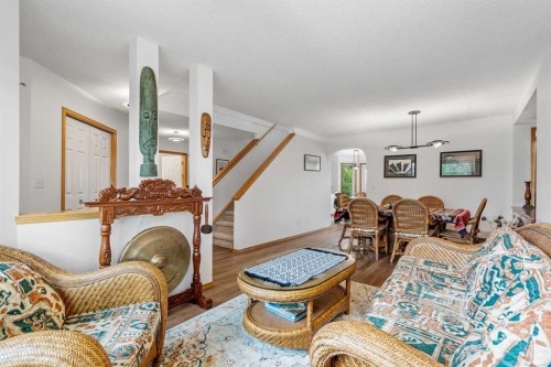 39 Arbour Wood Close Nw, Calgary, AB - Indoor Photo Showing Living Room