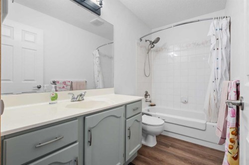 39 Arbour Wood Close Nw, Calgary, AB - Indoor Photo Showing Bathroom