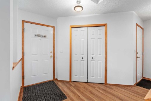 39 Arbour Wood Close Nw, Calgary, AB - Indoor Photo Showing Other Room