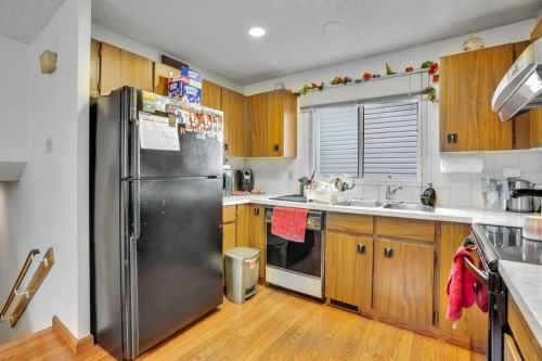 43 Falshire Close Ne, Calgary, AB - Indoor Photo Showing Kitchen