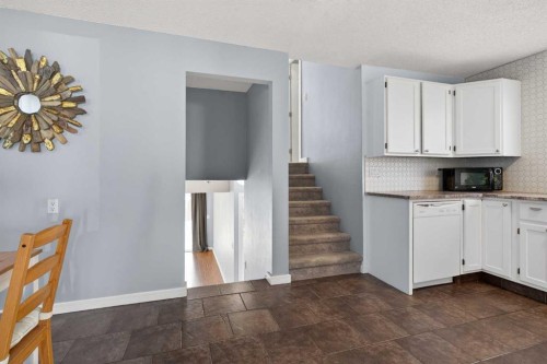 8005 Ranchview Drive Nw, Calgary, AB - Indoor Photo Showing Kitchen