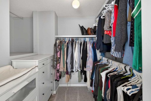 8005 Ranchview Drive Nw, Calgary, AB - Indoor With Storage