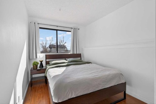 8005 Ranchview Drive Nw, Calgary, AB - Indoor Photo Showing Bedroom