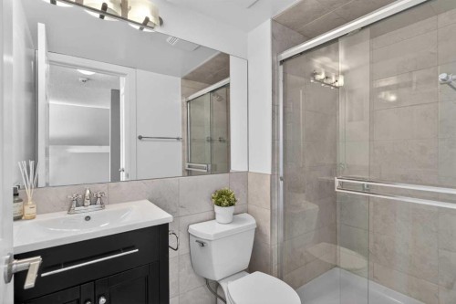 8005 Ranchview Drive Nw, Calgary, AB - Indoor Photo Showing Bathroom