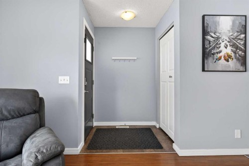 8005 Ranchview Drive Nw, Calgary, AB - Indoor Photo Showing Other Room