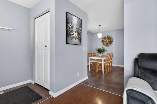 8005 Ranchview Drive Nw, Calgary, AB - Indoor Photo Showing Other Room