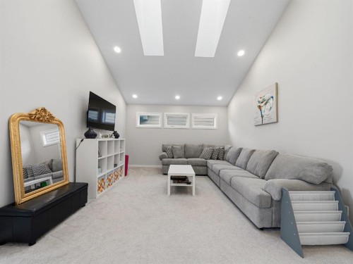 44 Masters Terrace Se, Calgary, AB - Indoor