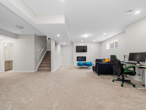 44 Masters Terrace Se, Calgary, AB - Indoor
