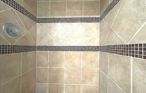 2715 41A Avenue Se, Calgary, AB - Indoor Photo Showing Bathroom