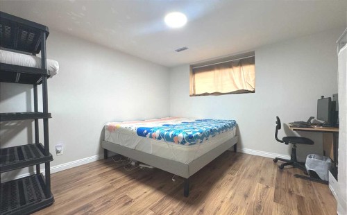 2715 41A Avenue Se, Calgary, AB - Indoor Photo Showing Bedroom