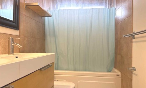 2715 41A Avenue Se, Calgary, AB - Indoor Photo Showing Bathroom