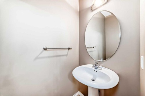 207-620 Luxstone Landing Sw, Airdrie, AB - Indoor Photo Showing Bathroom