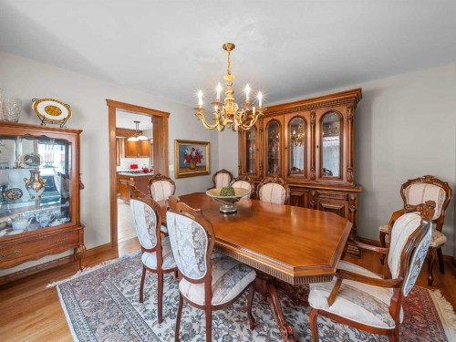 146 Edgeview Road Nw, Calgary, AB - Indoor Photo Showing Dining Room
