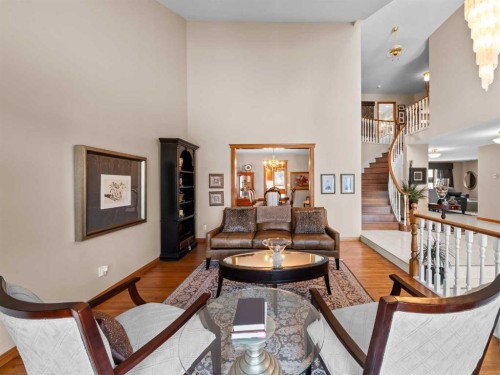 146 Edgeview Road Nw, Calgary, AB - Indoor Photo Showing Living Room