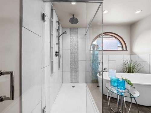 146 Edgeview Road Nw, Calgary, AB - Indoor Photo Showing Bathroom