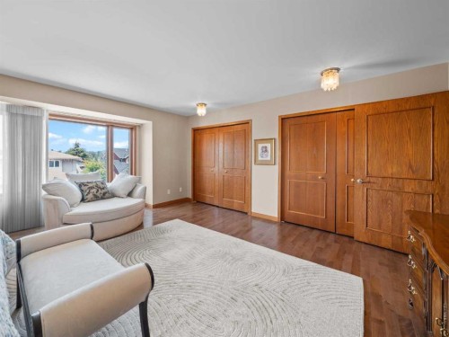 146 Edgeview Road Nw, Calgary, AB - Indoor Photo Showing Living Room