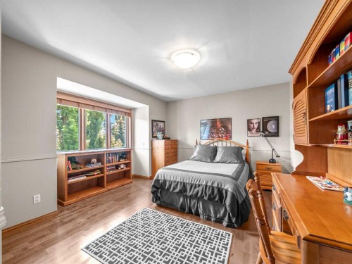 146 Edgeview Road Nw, Calgary, AB - Indoor Photo Showing Bedroom
