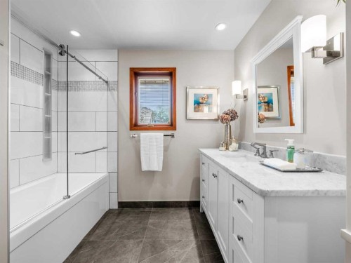 146 Edgeview Road Nw, Calgary, AB - Indoor Photo Showing Bathroom