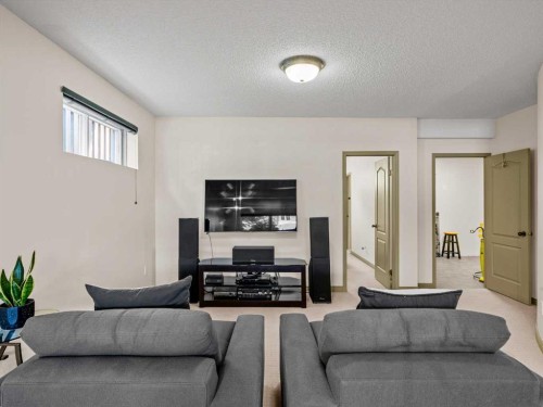 146 Edgeview Road Nw, Calgary, AB - Indoor Photo Showing Living Room