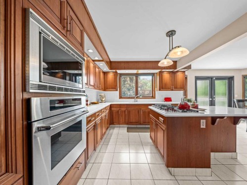 146 Edgeview Road Nw, Calgary, AB - Indoor Photo Showing Kitchen