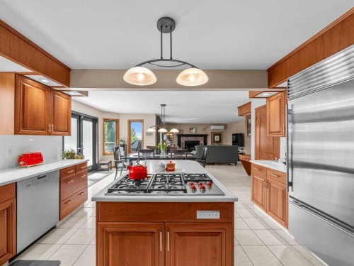 146 Edgeview Road Nw, Calgary, AB - Indoor Photo Showing Kitchen