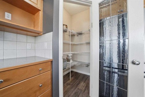 74 Cranberry Close Se, Calgary, AB - Indoor