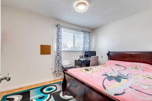 217 Aboyne Place Ne, Calgary, AB - Indoor Photo Showing Bedroom