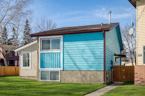 217 Aboyne Place Ne, Calgary, AB - Outdoor