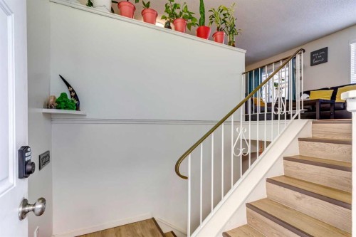 217 Aboyne Place Ne, Calgary, AB - Indoor Photo Showing Other Room