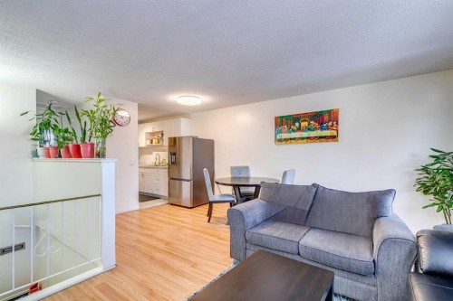 217 Aboyne Place Ne, Calgary, AB - Indoor Photo Showing Living Room