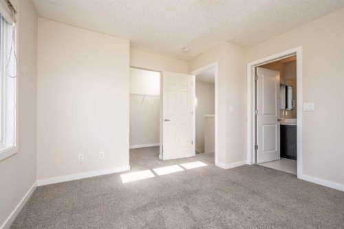 203 Copperstone Park Se, Calgary, AB - Indoor Photo Showing Other Room