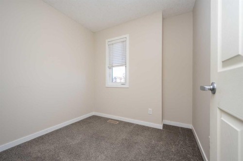 203 Copperstone Park Se, Calgary, AB - Indoor Photo Showing Other Room