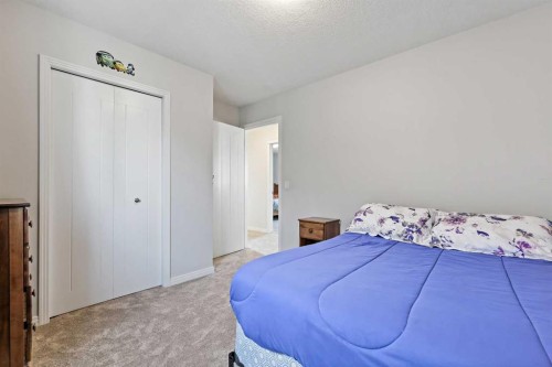 415 Auburn Bay Avenue Se, Calgary, AB - Indoor Photo Showing Bedroom
