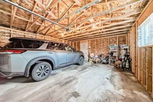 32 Saddlebrook Place Ne, Calgary, AB - Indoor Photo Showing Garage
