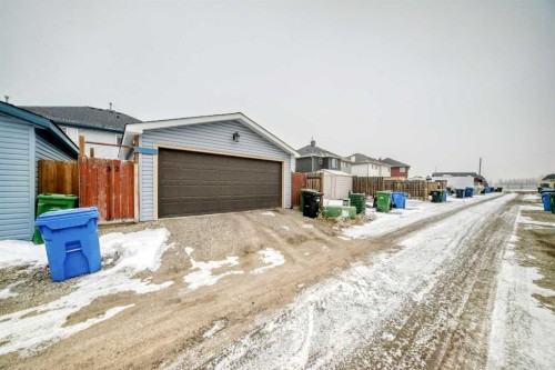 32 Saddlebrook Place Ne, Calgary, AB - Outdoor With Exterior
